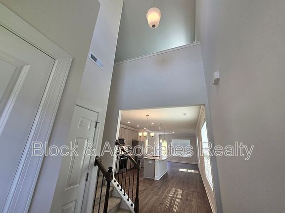 5th image of 209 Ranger Rd