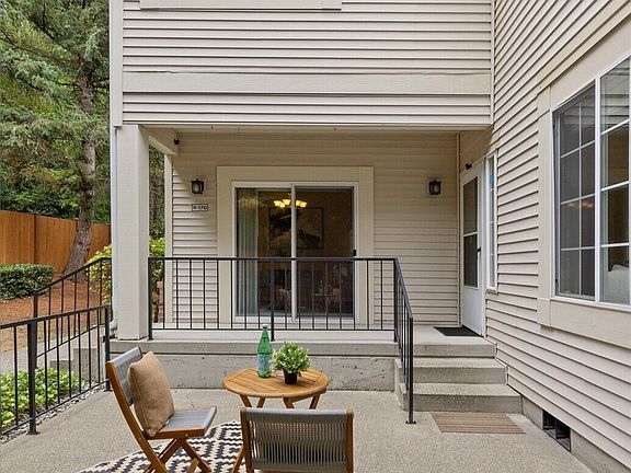 5th image of 10909 Avondale Road NE #R170