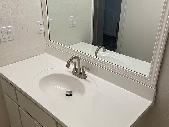 4th image of 3308 Sherwood Ave APT 21