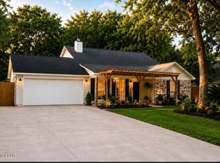 9208 Seahorse Ave, Ocean Springs, MS 39564
