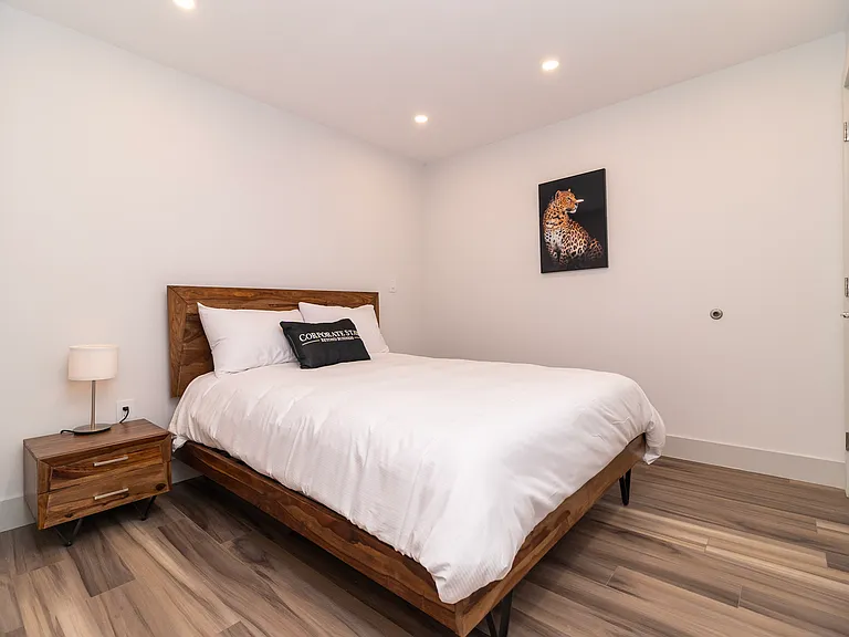 5515 Clyde St — Photo 43