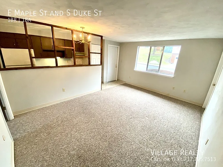 E Maple St — Photo 18