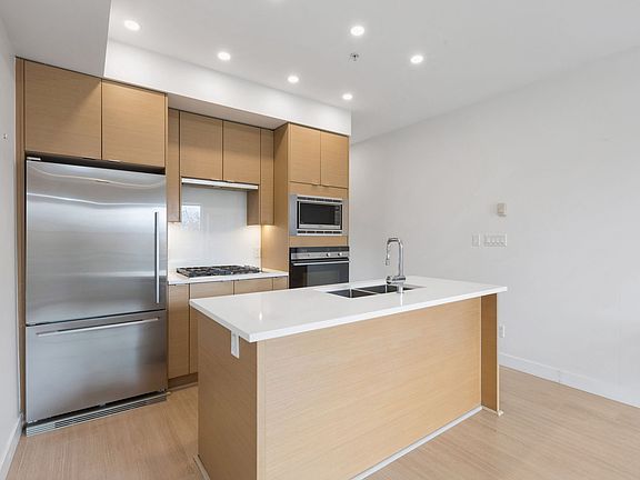 5th image of 2528 Collingwood St #309