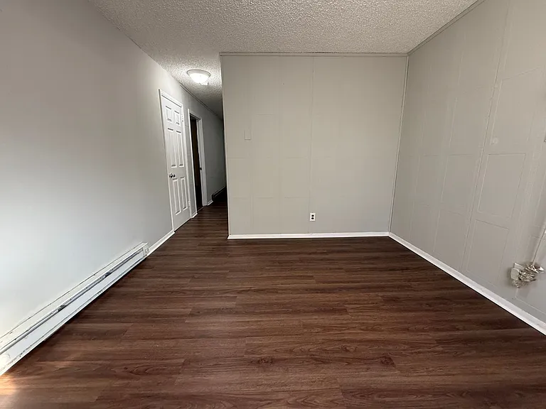 2303 Burns St — Photo 3