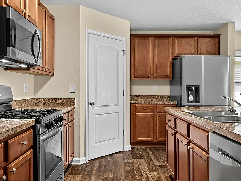 137 Fairway Ct — Photo 19