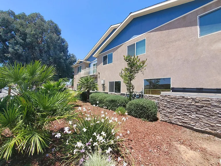 12550 Laurel St — Photo 17