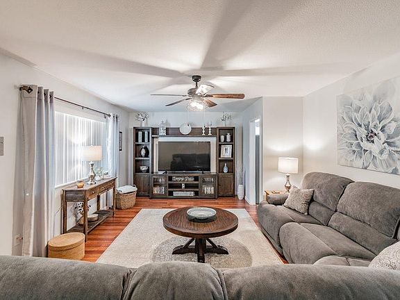 5th image of 836 Oakmont Ave