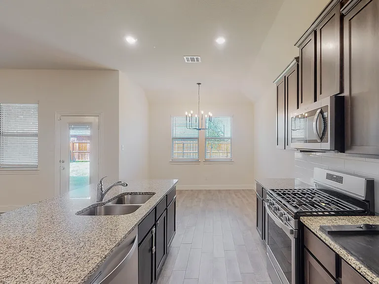 11029 Klondike Ln — Photo 14