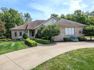 5560 Turnberry Ln, Highland Heights, OH 44143