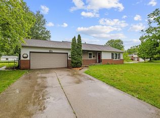 909 Hillery Rd, Columbus, OH 43229