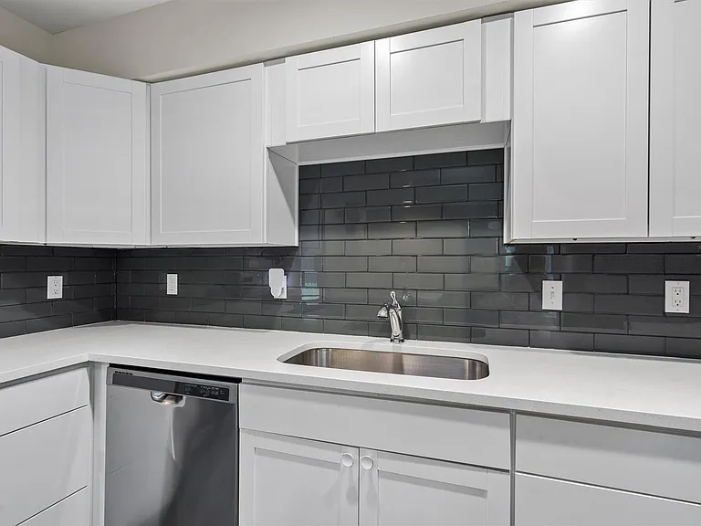 935 La Posada Dr #117 — Photo 9