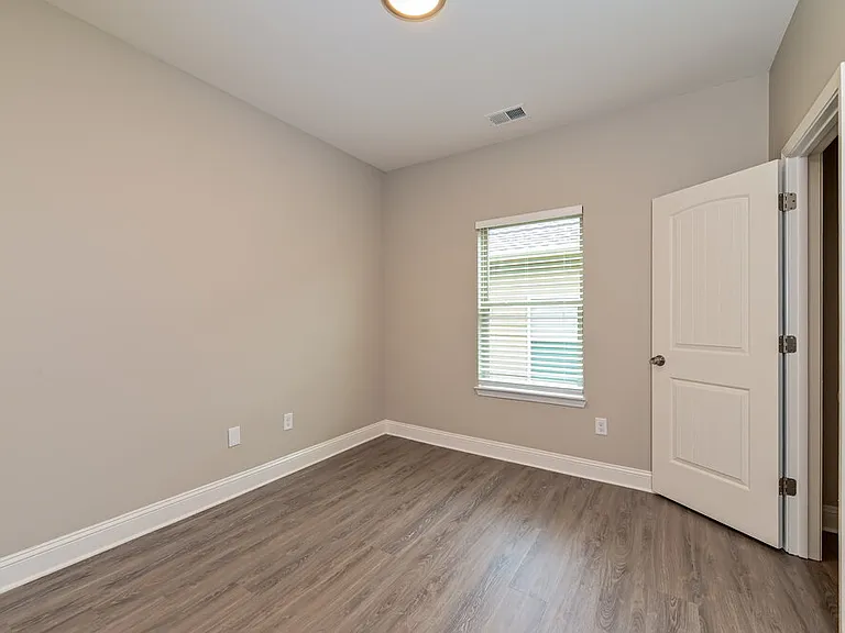 5084 Summerview Ln — Photo 13