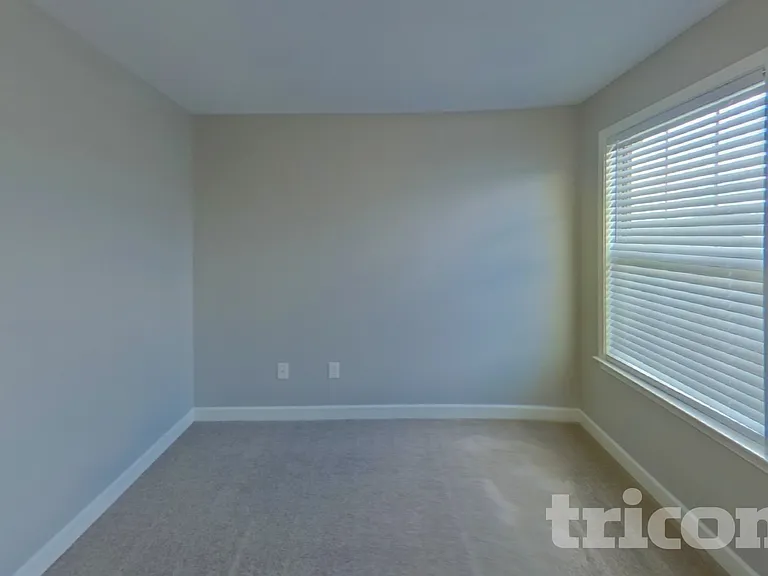 213 Dellwood Dr — Photo 12