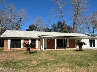 1310 Sally Dr, Picayune, MS 39466