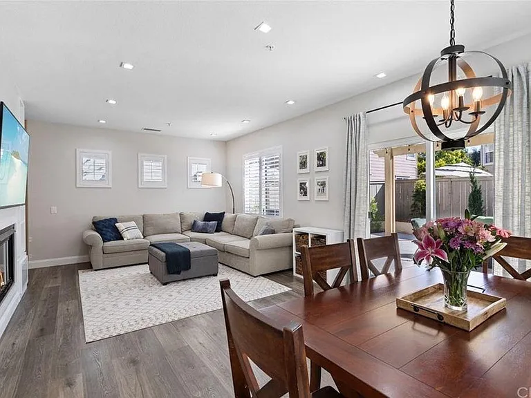 22 Fieldhouse — Photo 15
