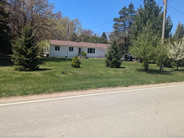 1941 N Thomas Rd, Bad Axe, MI 48413