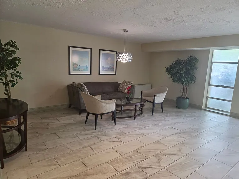 7420 Lakeview Dr #W103 — Photo 5