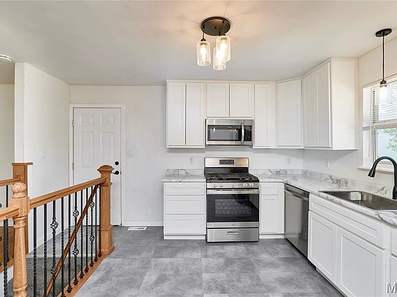 4th image of 2118 Larkspur Lndg