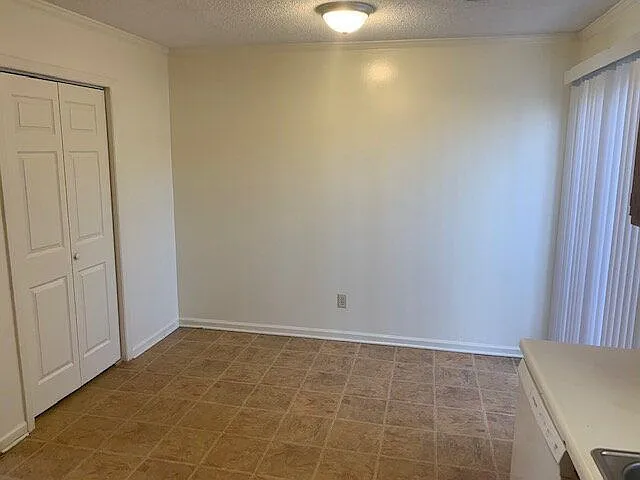 2 bed, 1.5 bath, 1054 sqft, $925 — Photo 4