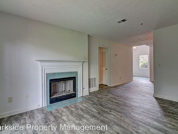 4th image of 2218 Wellington Cir