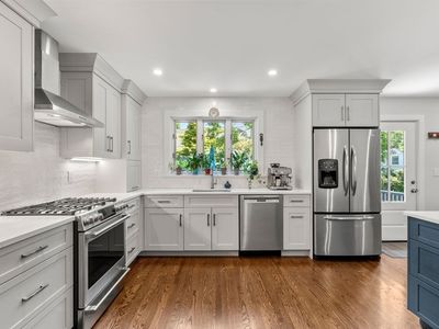 914 Vfw Pkwy, West Roxbury, MA, 02132