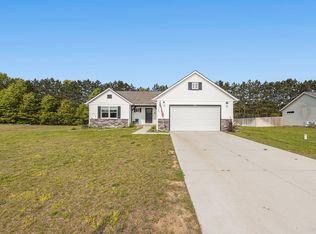 1732 Signal Point Cir, Allegan, MI 49010