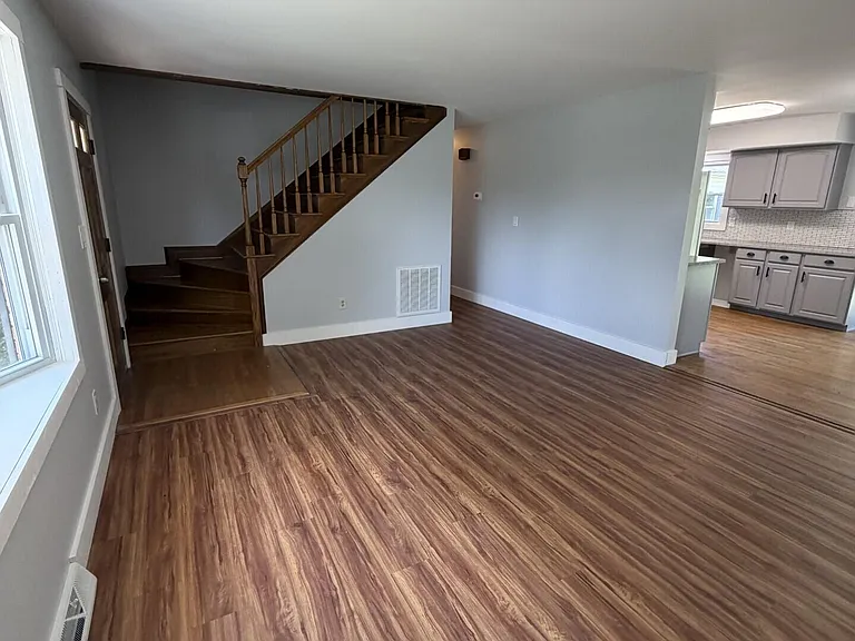 721 Wayland Dr — Photo 6