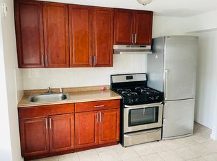 2126 29th St FLOOR 3, Astoria, NY 11105