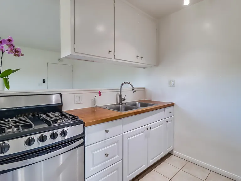 1024 Turquoise St #A — Photo 16