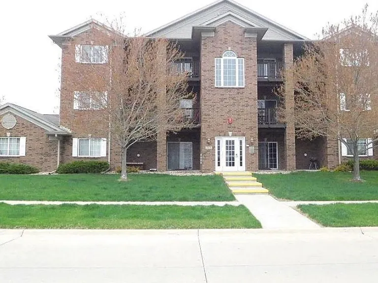 410 Washington Ave — Photo 1