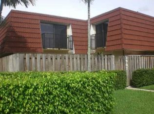 9910 NW 6th Pl, Plantation, FL 33324
