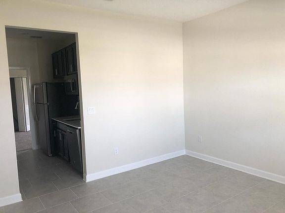 3rd image of 224 Taft Dr