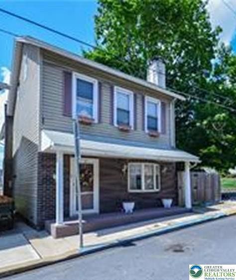 1st image of 104 Washington St