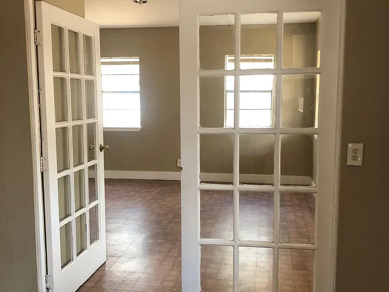 1716 Iturbide St — Photo 9