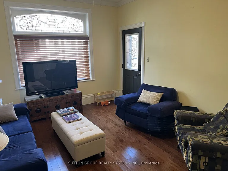58 Bruce St S #1 — Photo 4