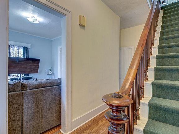 3rd image of 10 Gilbert Street