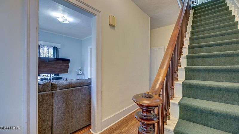 3rd image of 10 Gilbert Street