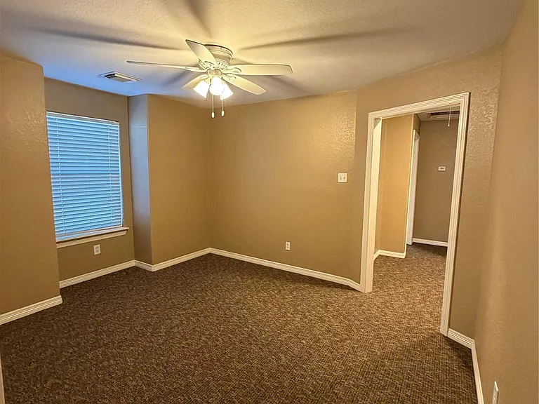 9110 Prairie Trails Dr — Photo 12