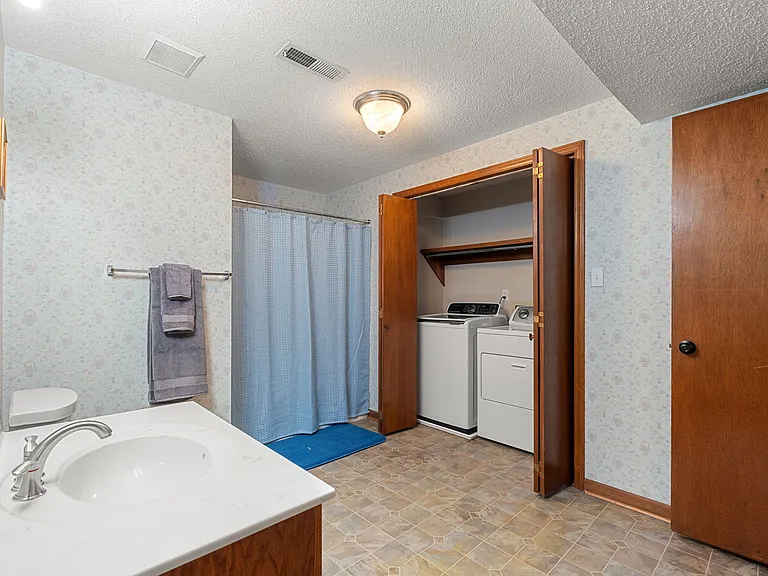 Huntington Woods Dr — Photo 17