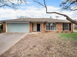 3900 Wendover Dr, Fort Worth, TX 76133
