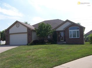 1117 Camelot Dr, Raymore, MO 64083