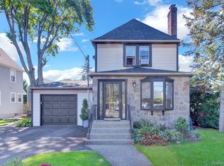 258 Rider Ave, Malverne, NY 11565