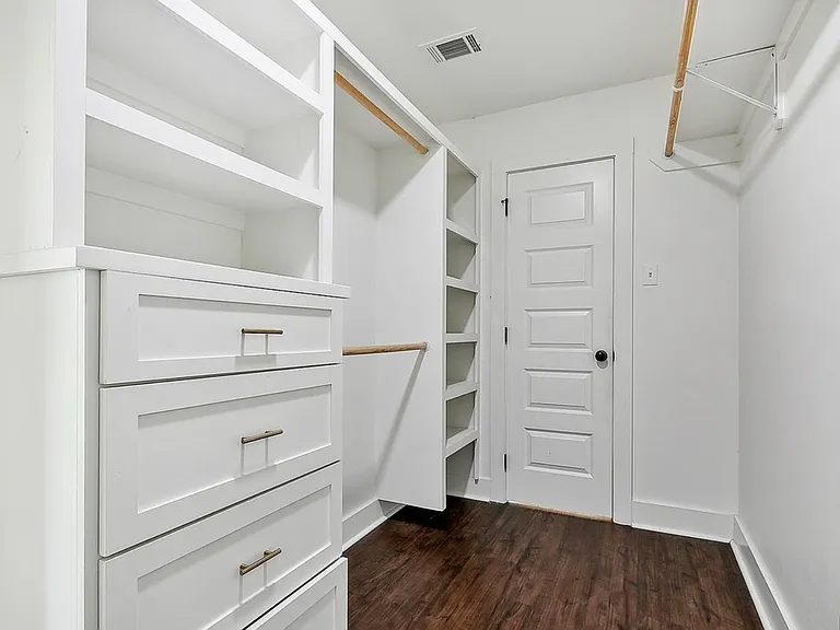 2816 Zeeland Ave — Photo 3
