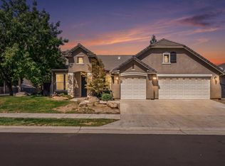 256 N Magnolia Ave, Clovis, CA 93611