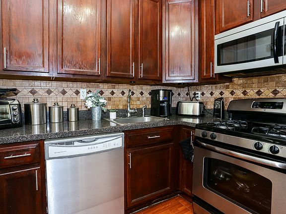 2nd image of 76 Heron Ln #383
