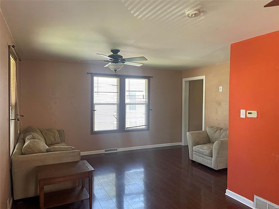 3rd image of 611 2nd St