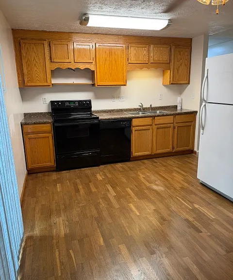 402 Woodcock Dr — Photo 9