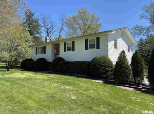 12107 E Idlewood Rd, Mount Vernon, IL 62864