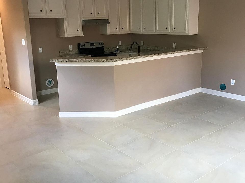 Open family room, breakfast and kitchen area