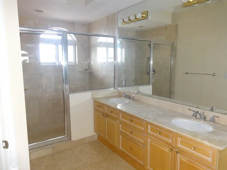 100 Birch Rd #1106B — Photo 27